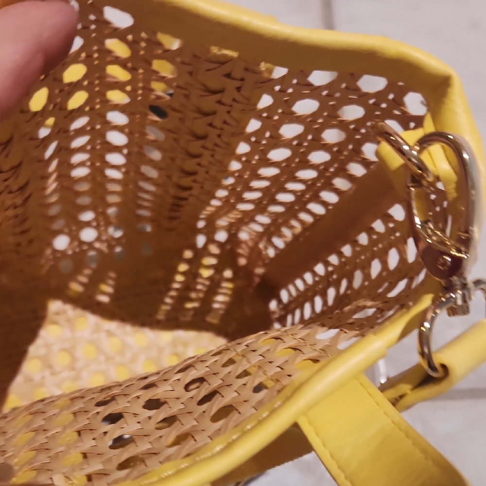Universal Thread Yellow and Tan Woven Tote - Picture 10 of 16